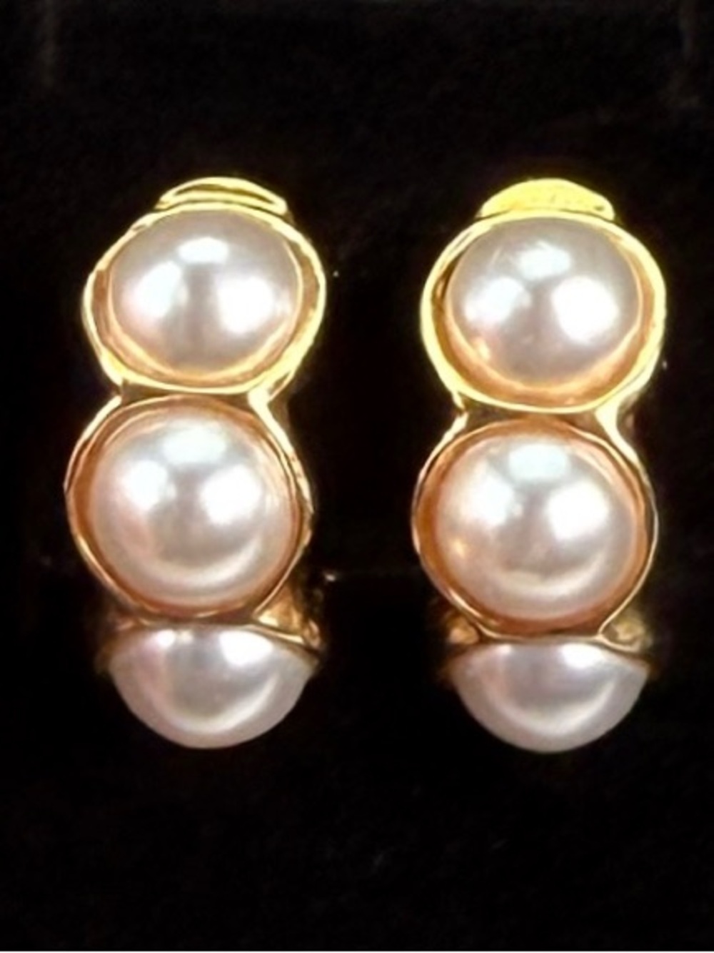 Beautiful, vintage, goldtone, faux pearl costume clip on earrings
